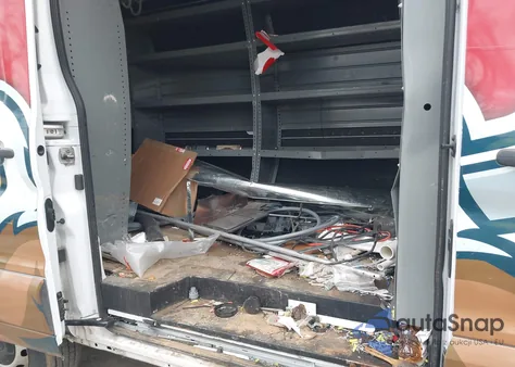 2021 Ford Transit-250 z USA, uszkodzony, nr VIN 1FTBR1C82MKA29547